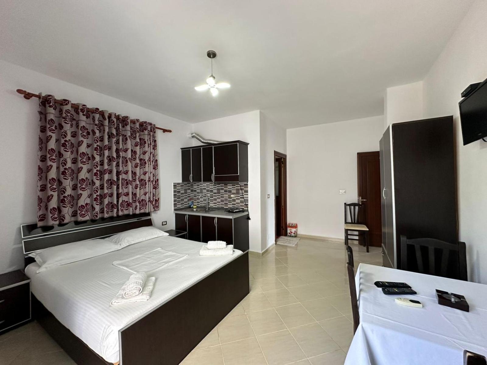 Esmeralda Hotel & Restaurant Ksamil Extérieur photo